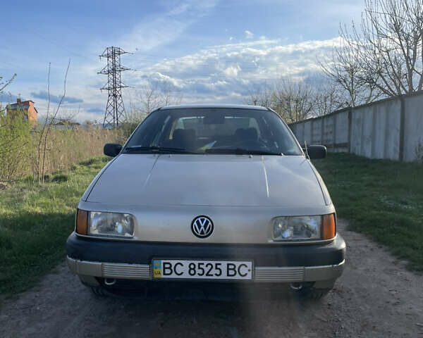 Бежевый Фольксваген Пассат, объемом двигателя 1.8 л и пробегом 279 тыс. км за 1999 $, фото 1 на Automoto.ua