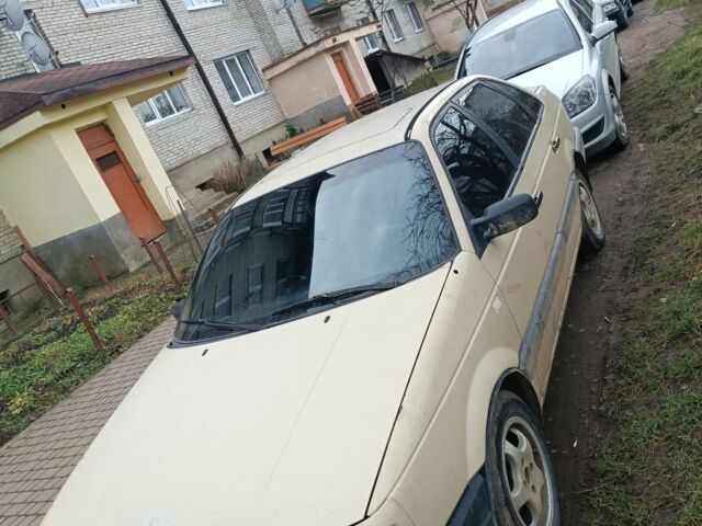 Бежевый Фольксваген Пассат, объемом двигателя 1.9 л и пробегом 300 тыс. км за 1350 $, фото 1 на Automoto.ua