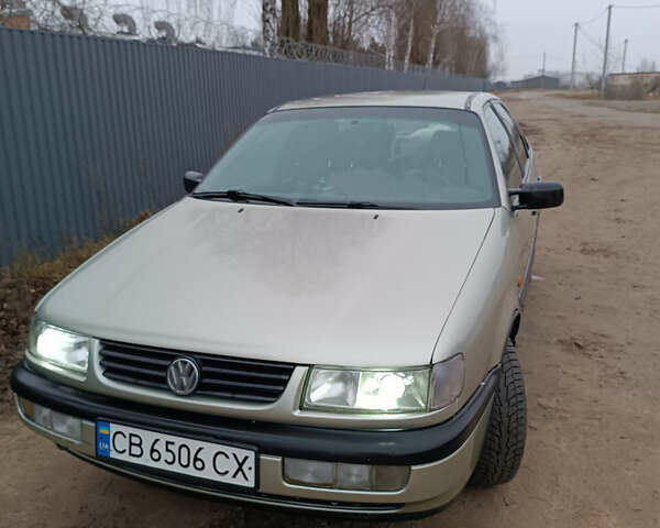 Бежевый Фольксваген Пассат, объемом двигателя 1.8 л и пробегом 298 тыс. км за 2500 $, фото 1 на Automoto.ua