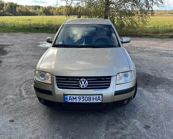 Бежевый Фольксваген Пассат, объемом двигателя 1.78 л и пробегом 380 тыс. км за 4200 $, фото 1 на Automoto.ua