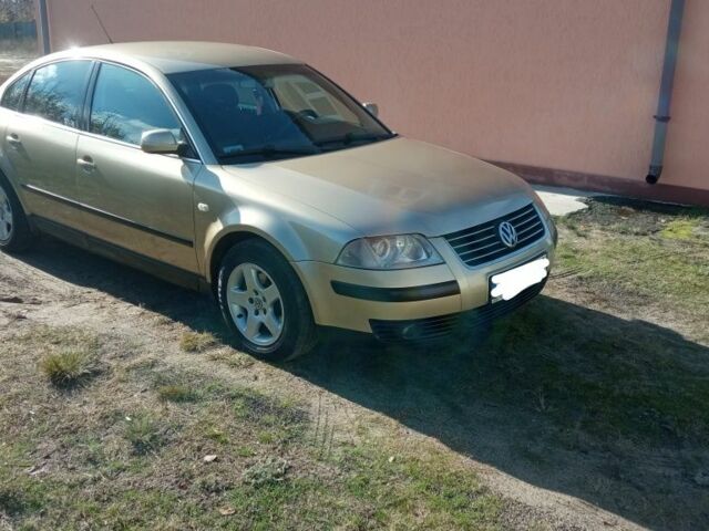 Бежевий Фольксваген Пассат, об'ємом двигуна 1.9 л та пробігом 300 тис. км за 2400 $, фото 1 на Automoto.ua