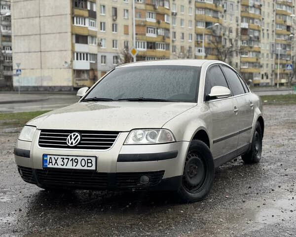 Бежевий Фольксваген Пассат, об'ємом двигуна 1.9 л та пробігом 300 тис. км за 5650 $, фото 1 на Automoto.ua
