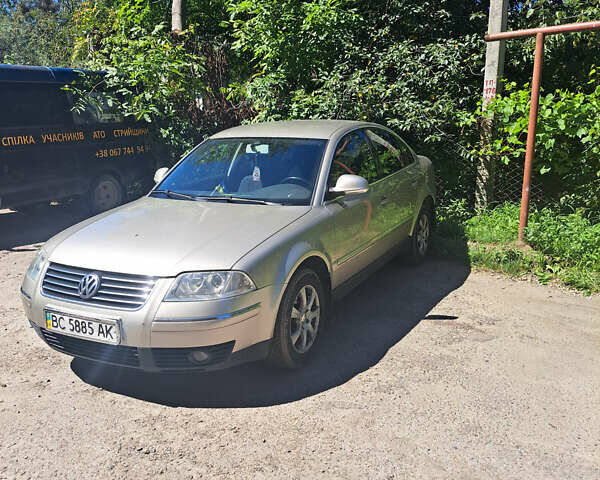 Бежевий Фольксваген Пассат, об'ємом двигуна 2 л та пробігом 180 тис. км за 6700 $, фото 1 на Automoto.ua