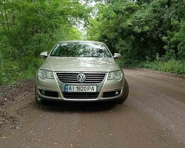 Бежевый Фольксваген Пассат, объемом двигателя 1.98 л и пробегом 280 тыс. км за 8300 $, фото 1 на Automoto.ua