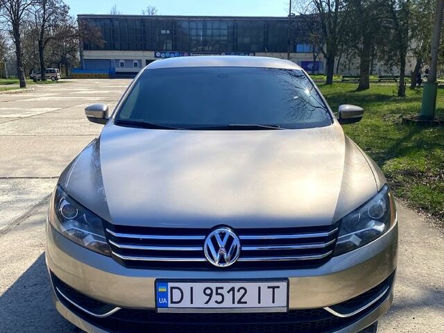 Бежевый Фольксваген Пассат, объемом двигателя 1.8 л и пробегом 270 тыс. км за 9300 $, фото 1 на Automoto.ua