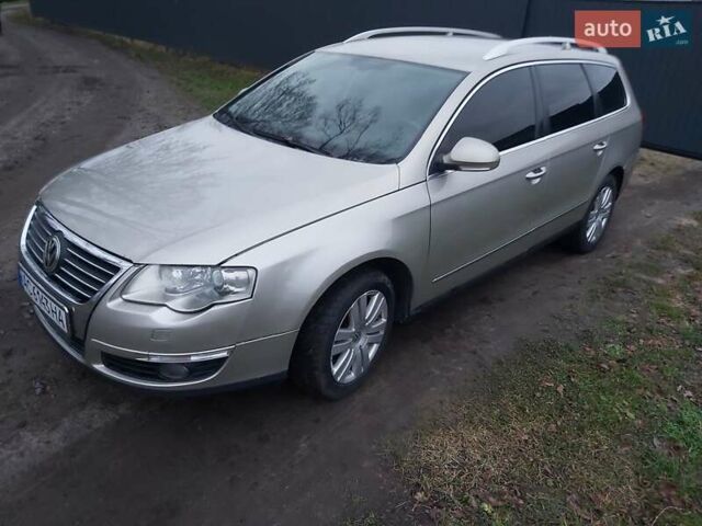 Бежевый Фольксваген Пассат, объемом двигателя 1.97 л и пробегом 300 тыс. км за 5500 $, фото 1 на Automoto.ua