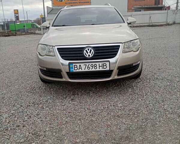 Бежевый Фольксваген Пассат, объемом двигателя 2 л и пробегом 217 тыс. км за 6500 $, фото 1 на Automoto.ua
