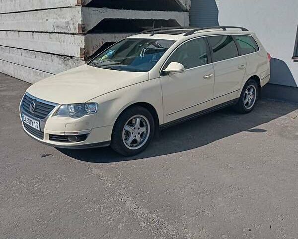 Бежевий Фольксваген Пассат, об'ємом двигуна 2 л та пробігом 304 тис. км за 6500 $, фото 1 на Automoto.ua