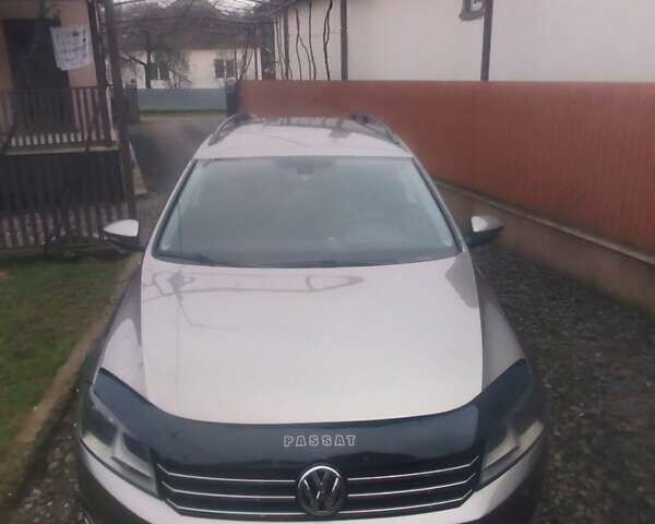 Бежевий Фольксваген Пассат, об'ємом двигуна 2 л та пробігом 243 тис. км за 10900 $, фото 1 на Automoto.ua