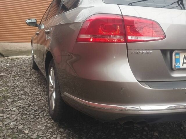 Бежевый Фольксваген Пассат, объемом двигателя 2 л и пробегом 243 тыс. км за 11114 $, фото 1 на Automoto.ua