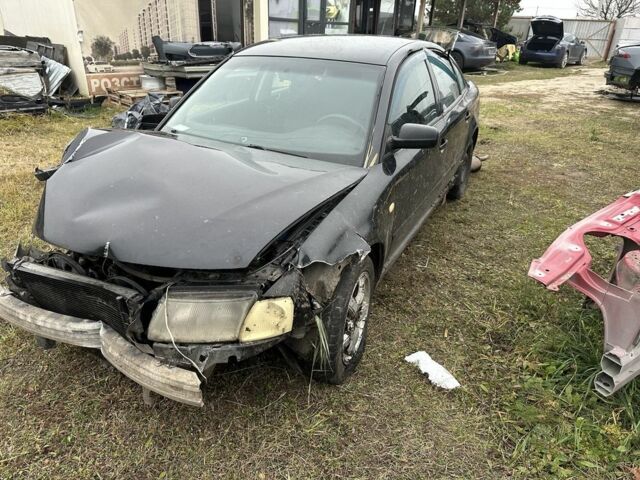 Черный Фольксваген Пассат, объемом двигателя 1.6 л и пробегом 300 тыс. км за 1000 $, фото 1 на Automoto.ua