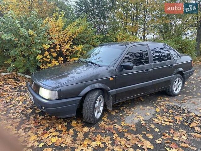 Черный Фольксваген Пассат, объемом двигателя 1.8 л и пробегом 100 тыс. км за 2100 $, фото 1 на Automoto.ua