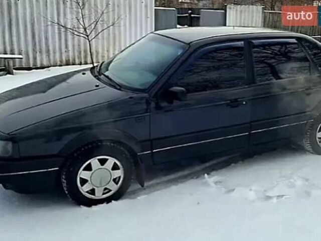 Черный Фольксваген Пассат, объемом двигателя 1.98 л и пробегом 200 тыс. км за 2100 $, фото 1 на Automoto.ua