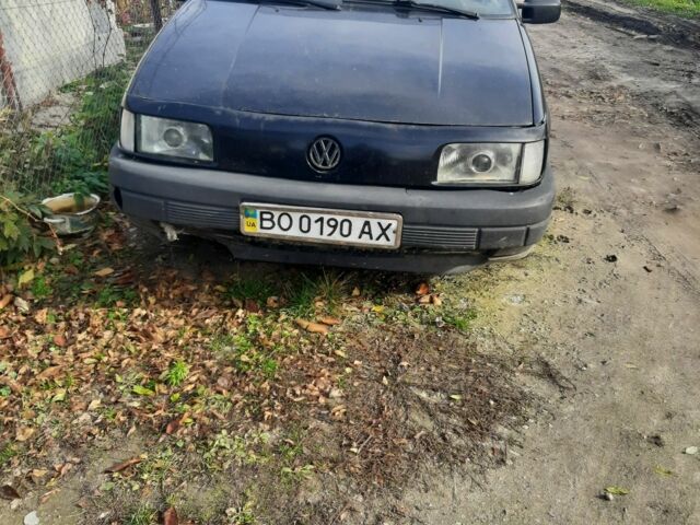 Черный Фольксваген Пассат, объемом двигателя 2 л и пробегом 300 тыс. км за 900 $, фото 1 на Automoto.ua