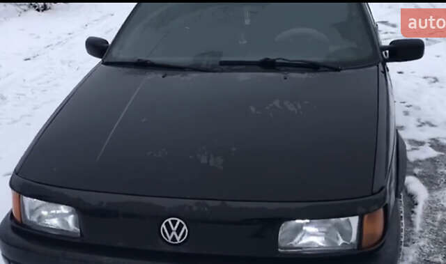 Черный Фольксваген Пассат, объемом двигателя 2 л и пробегом 236 тыс. км за 2100 $, фото 1 на Automoto.ua