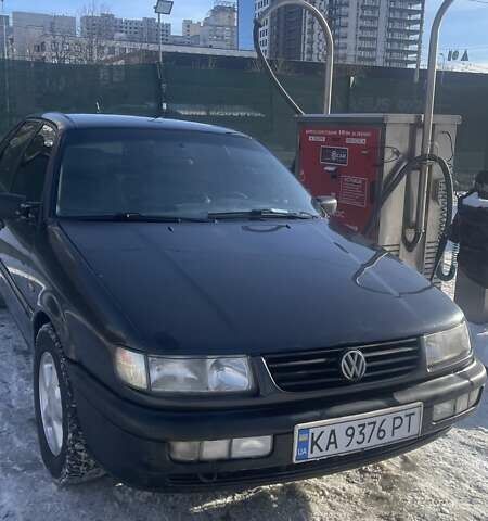 Чорний Фольксваген Пассат, об'ємом двигуна 2 л та пробігом 350 тис. км за 2600 $, фото 1 на Automoto.ua