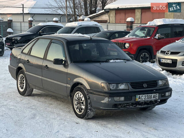 Черный Фольксваген Пассат, объемом двигателя 1.9 л и пробегом 380 тыс. км за 2250 $, фото 1 на Automoto.ua