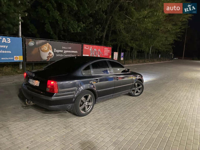 Чорний Фольксваген Пассат, об'ємом двигуна 1.8 л та пробігом 360 тис. км за 2250 $, фото 1 на Automoto.ua