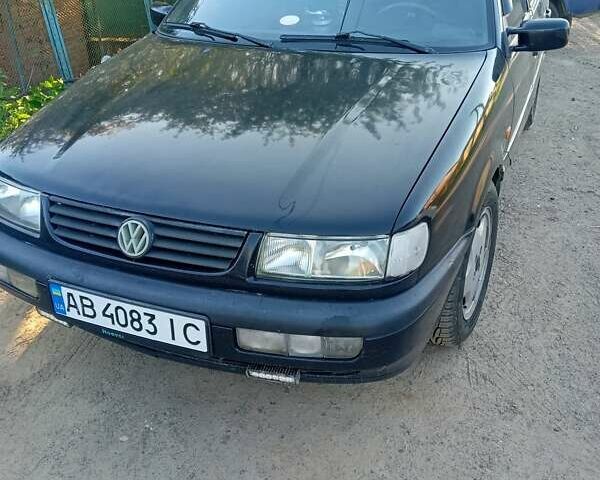 Черный Фольксваген Пассат, объемом двигателя 1.58 л и пробегом 350 тыс. км за 3000 $, фото 1 на Automoto.ua