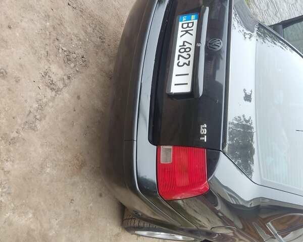 Черный Фольксваген Пассат, объемом двигателя 1.78 л и пробегом 260 тыс. км за 3100 $, фото 1 на Automoto.ua