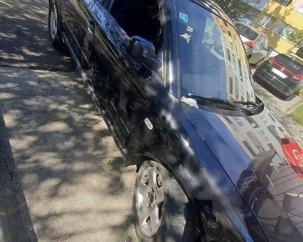 Черный Фольксваген Пассат, объемом двигателя 2.5 л и пробегом 330 тыс. км за 3500 $, фото 1 на Automoto.ua