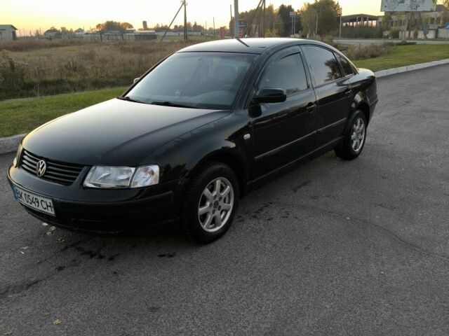 Фольксваген Пассат 1998 в Березно на Automoto.ua Черный Фольксваген Пассат, объемом двигателя 1.9 л и пробегом 300 тыс. км за 3299 $, фото 1 на Automoto.ua