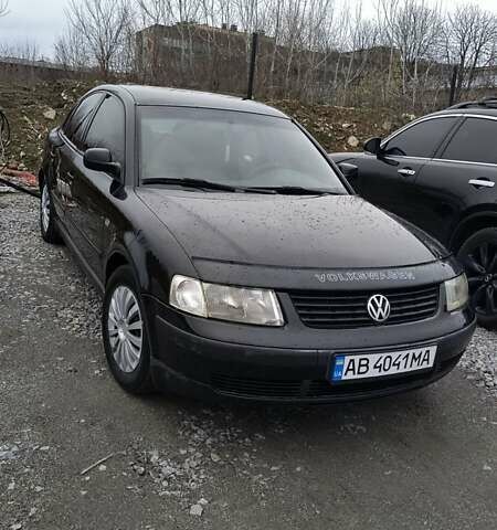Черный Фольксваген Пассат, объемом двигателя 1.78 л и пробегом 520 тыс. км за 4200 $, фото 1 на Automoto.ua