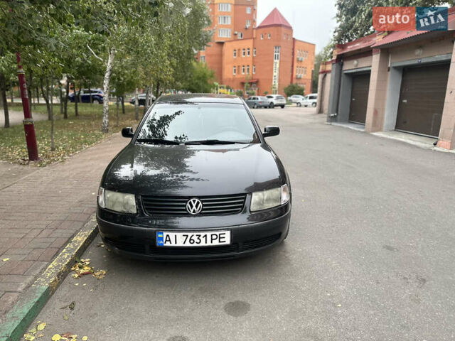 Чорний Фольксваген Пассат, об'ємом двигуна 1.6 л та пробігом 424 тис. км за 3300 $, фото 1 на Automoto.ua
