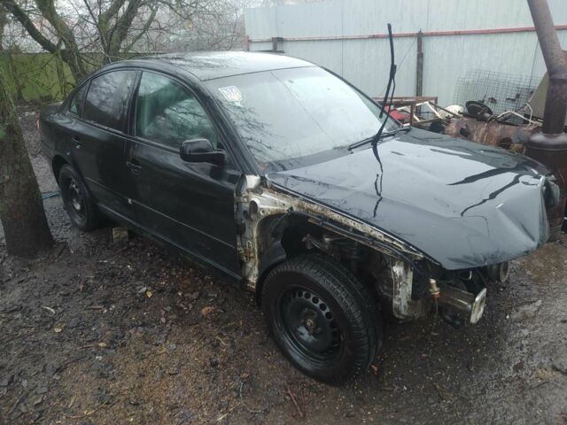 Черный Фольксваген Пассат, объемом двигателя 1.9 л и пробегом 22 тыс. км за 709 $, фото 1 на Automoto.ua