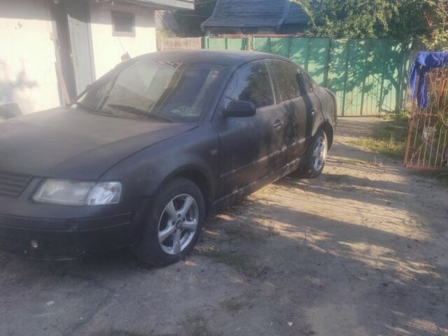 Черный Фольксваген Пассат, объемом двигателя 1.9 л и пробегом 348 тыс. км за 800 $, фото 1 на Automoto.ua