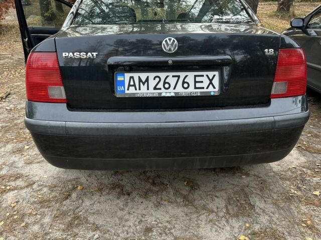 Чорний Фольксваген Пассат, об'ємом двигуна 1.8 л та пробігом 316 тис. км за 3800 $, фото 1 на Automoto.ua
