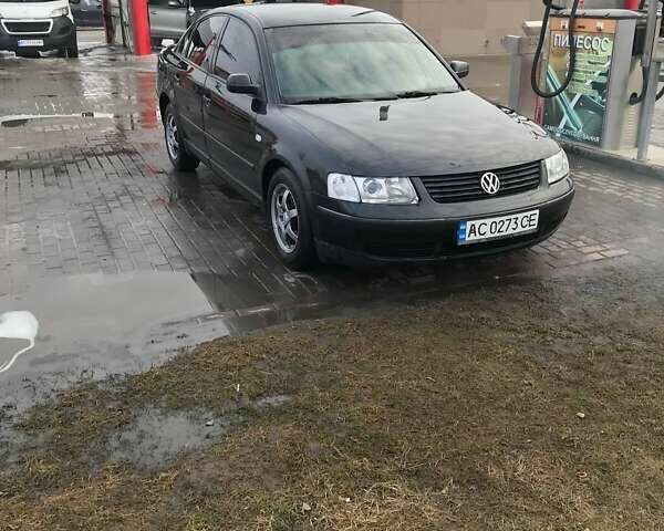 Черный Фольксваген Пассат, объемом двигателя 1.9 л и пробегом 340 тыс. км за 3700 $, фото 1 на Automoto.ua
