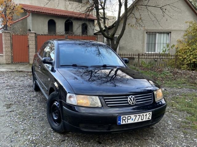 Черный Фольксваген Пассат, объемом двигателя 0 л и пробегом 300 тыс. км за 1650 $, фото 1 на Automoto.ua