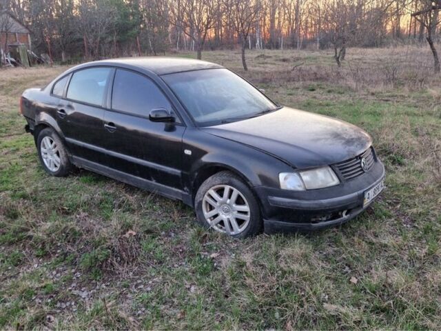 Черный Фольксваген Пассат, объемом двигателя 0 л и пробегом 450 тыс. км за 1496 $, фото 1 на Automoto.ua