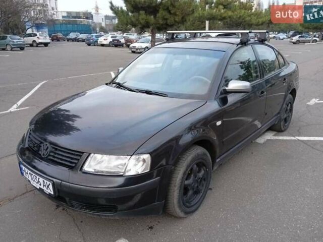 Черный Фольксваген Пассат, объемом двигателя 1.9 л и пробегом 175 тыс. км за 2150 $, фото 1 на Automoto.ua