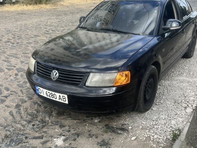 Черный Фольксваген Пассат, объемом двигателя 1.8 л и пробегом 460 тыс. км за 2600 $, фото 1 на Automoto.ua