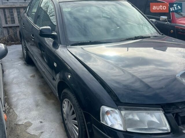Черный Фольксваген Пассат, объемом двигателя 1.9 л и пробегом 300 тыс. км за 2300 $, фото 1 на Automoto.ua