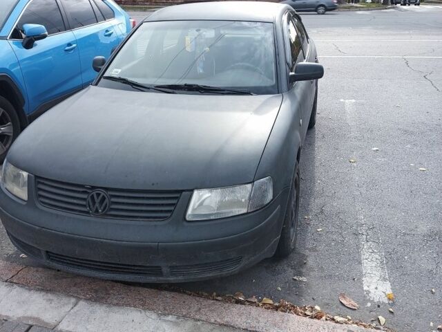 Черный Фольксваген Пассат, объемом двигателя 0 л и пробегом 360 тыс. км за 1800 $, фото 1 на Automoto.ua