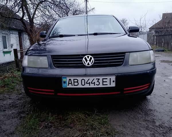 Черный Фольксваген Пассат, объемом двигателя 1.9 л и пробегом 464 тыс. км за 3700 $, фото 1 на Automoto.ua