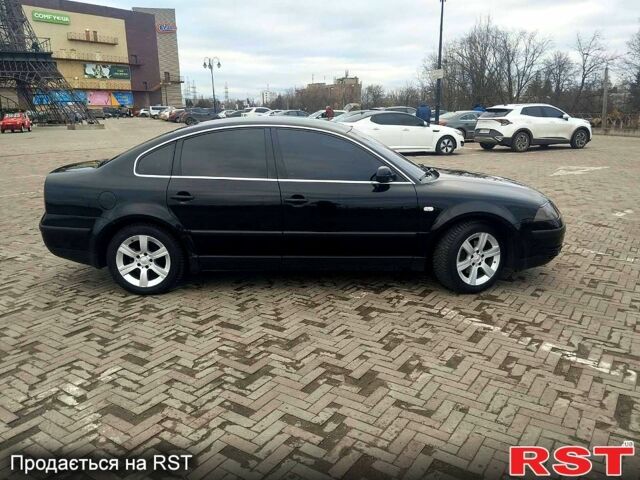 Чорний Фольксваген Пассат, об'ємом двигуна 2 л та пробігом 318 тис. км за 4700 $, фото 1 на Automoto.ua