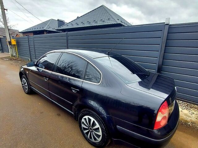 Чорний Фольксваген Пассат, об'ємом двигуна 2 л та пробігом 256 тис. км за 5500 $, фото 1 на Automoto.ua