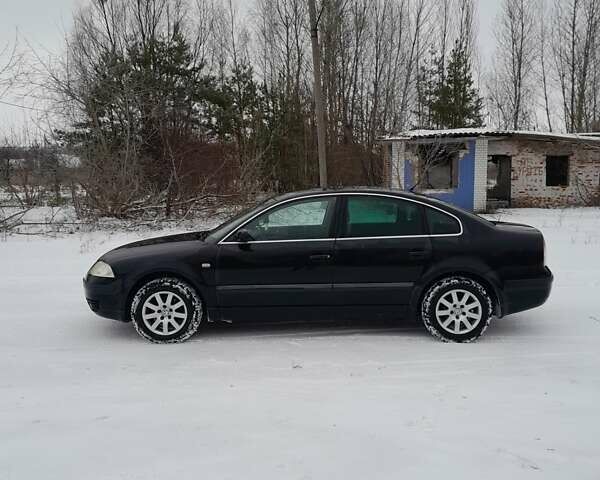 Черный Фольксваген Пассат, объемом двигателя 1.6 л и пробегом 163 тыс. км за 4700 $, фото 1 на Automoto.ua