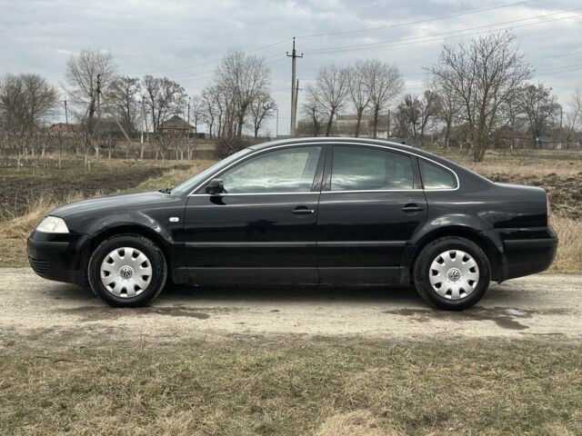 Черный Фольксваген Пассат, объемом двигателя 1.6 л и пробегом 218 тыс. км за 4600 $, фото 1 на Automoto.ua