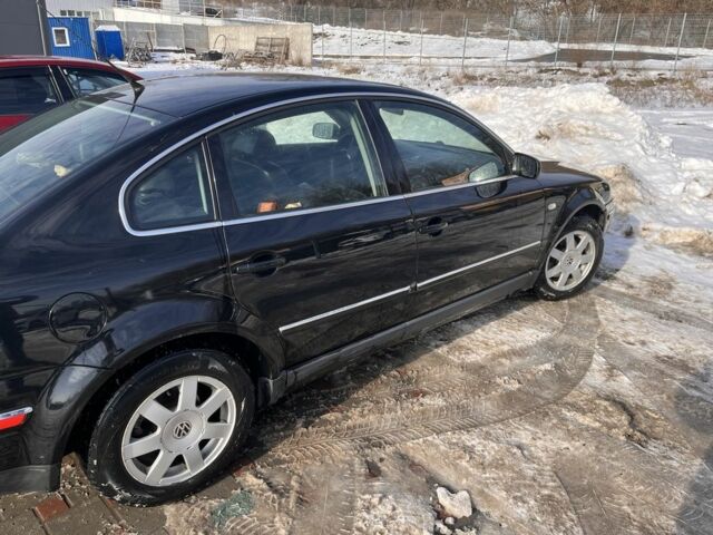Черный Фольксваген Пассат, объемом двигателя 1.8 л и пробегом 340 тыс. км за 3000 $, фото 1 на Automoto.ua