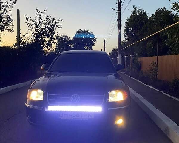 Черный Фольксваген Пассат, объемом двигателя 1.98 л и пробегом 300 тыс. км за 3750 $, фото 1 на Automoto.ua