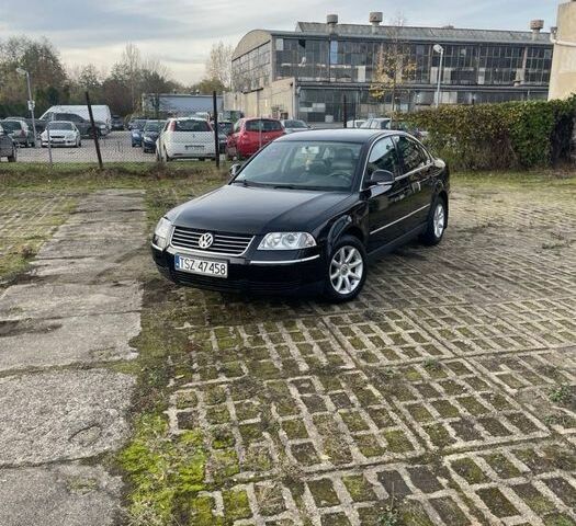 Черный Фольксваген Пассат, объемом двигателя 1.9 л и пробегом 220 тыс. км за 1650 $, фото 1 на Automoto.ua