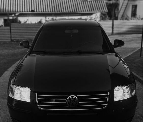 Черный Фольксваген Пассат, объемом двигателя 1.8 л и пробегом 265 тыс. км за 4600 $, фото 1 на Automoto.ua