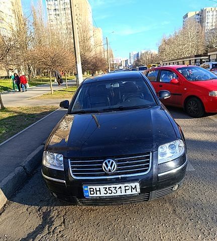 Черный Фольксваген Пассат, объемом двигателя 2 л и пробегом 200 тыс. км за 3300 $, фото 1 на Automoto.ua