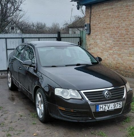 Черный Фольксваген Пассат, объемом двигателя 1.9 л и пробегом 363 тыс. км за 3300 $, фото 1 на Automoto.ua