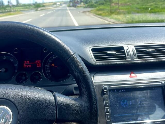 Черный Фольксваген Пассат, объемом двигателя 2 л и пробегом 230 тыс. км за 5200 $, фото 1 на Automoto.ua